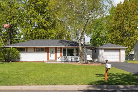 3811 Saint Regis Dr, White Bear Lake, MN 55110