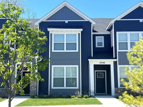 14548 Twin Lakes Cir, Burnsville, MN 55306