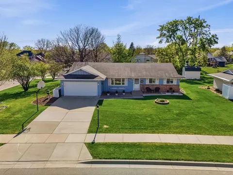 970 Redwood Dr, Apple Valley, MN 55124