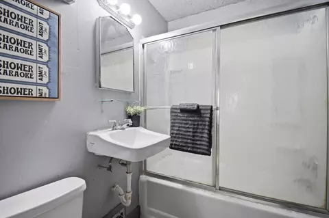 Bath - 903 11th Ave SW, Austin, MN 55912 photo 1 of 1