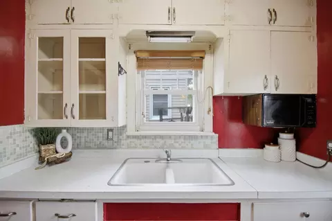 Kitchen - 903 11th Ave SW, Austin, MN 55912 photo 3 of 3