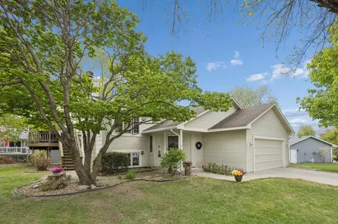 9656 Parkside Trl, Champlin, MN 55316