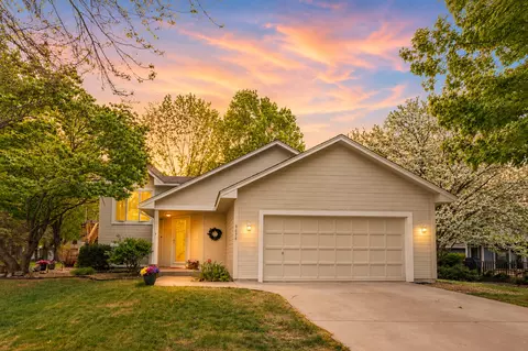 9656 Parkside Trl, Champlin, MN 55316