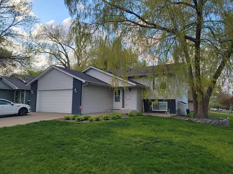 675 5th Ave E, Shakopee, MN 55379