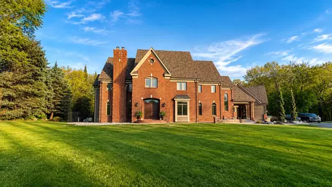 8140 134th St W, Apple Valley, MN 55124