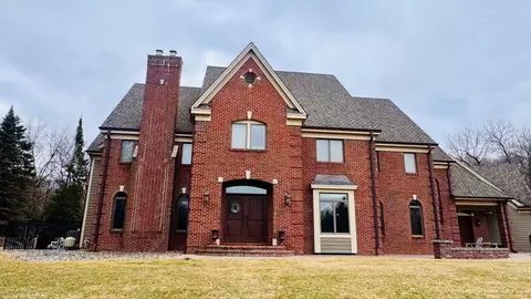 8140 134th St W, Apple Valley, MN 55124