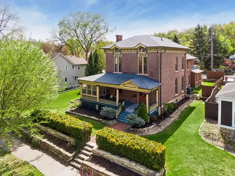 821 W 3rd St, Red Wing, MN 55066