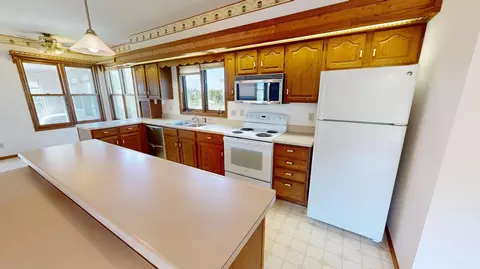 Kitchen - 411 60th Ave NE, Willmar, MN 56201 photo 5 of 7