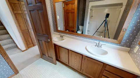Bath - 411 60th Ave NE, Willmar, MN 56201 photo 4 of 4