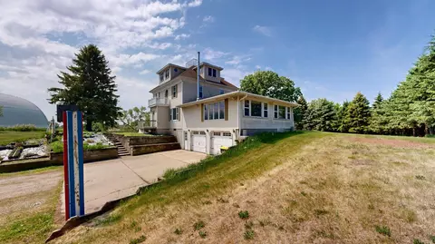 Exterior - 411 60th Ave NE, Willmar, MN 56201 photo 3 of 8