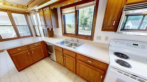 Kitchen - 411 60th Ave NE, Willmar, MN 56201 photo 6 of 7