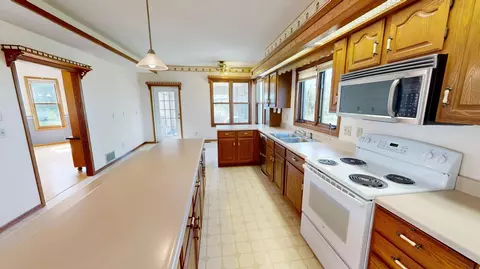 Kitchen - 411 60th Ave NE, Willmar, MN 56201 photo 4 of 7