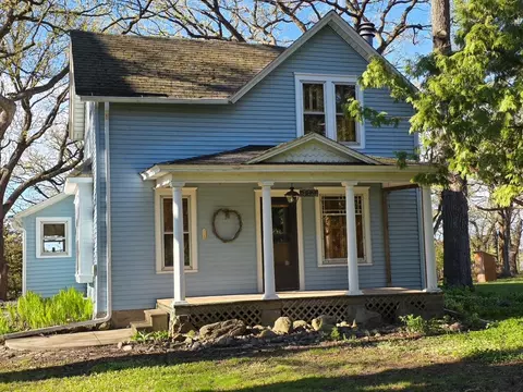 809 7th Ave NW, Waseca, MN 56093