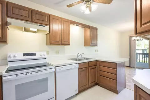 Kitchen - 1778 Walnut Ln, Eagan, MN 55122 photo 3 of 3