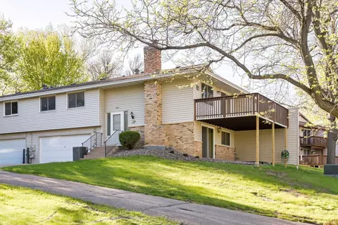 1778 Walnut Ln, Eagan, MN 55122