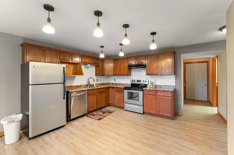 Kitchen - 2312 Becker Trl, Faribault, MN 55021 photo 4 of 4