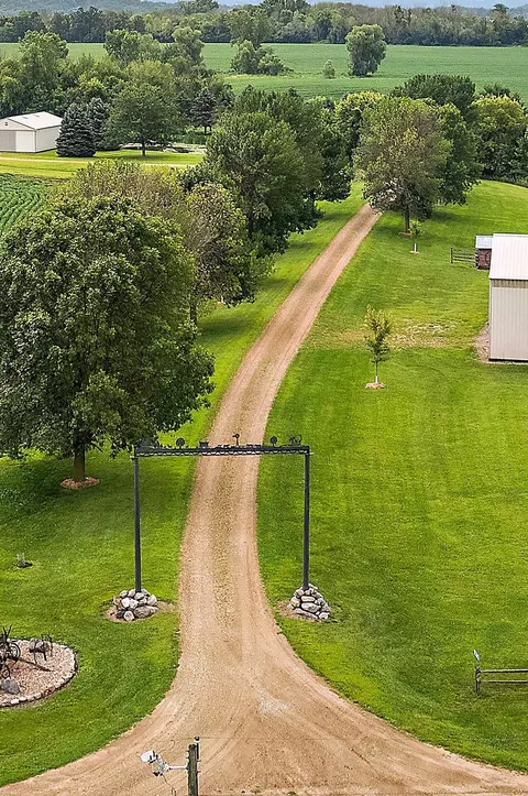 View/Area - 2312 Becker Trl, Faribault, MN 55021 photo 2 of 8