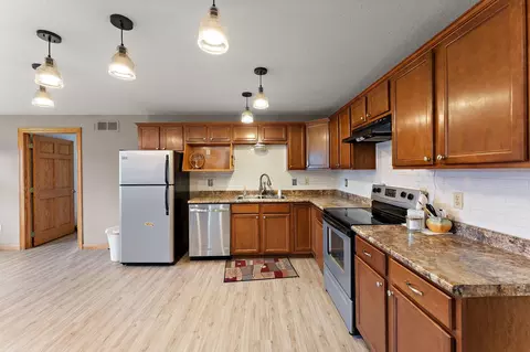 Kitchen - 2312 Becker Trl, Faribault, MN 55021 photo 3 of 4