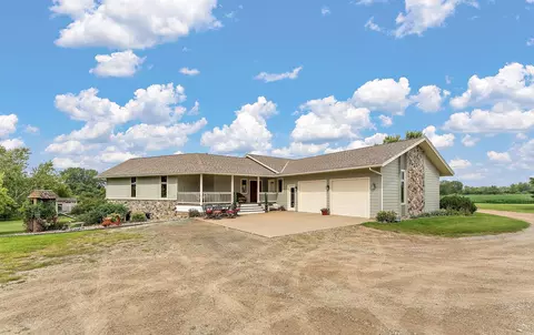 Exterior - 2312 Becker Trl, Faribault, MN 55021 photo 6 of 14