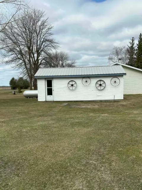 Exterior - 204 5th St E, Lancaster, MN 56735 photo 3 of 6