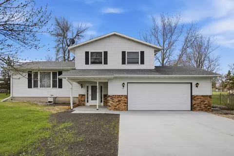 1013 63rd Ave N, Moorhead, MN 56560