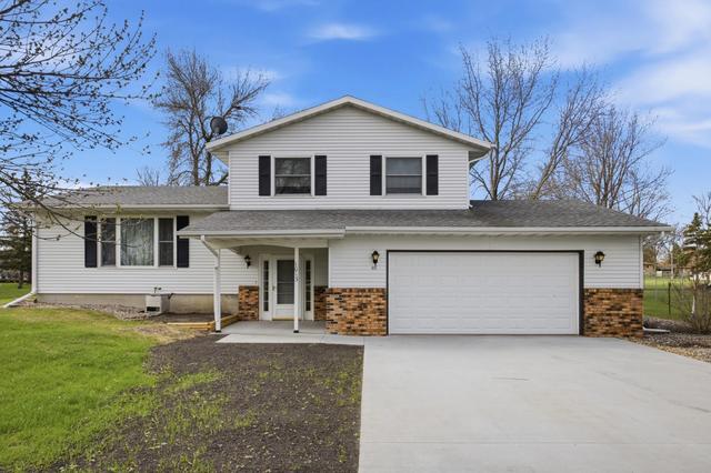 1013 63rd Ave N, Moorhead, MN 56560