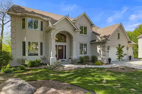 8587 Summit Oaks, Savage, MN 55378