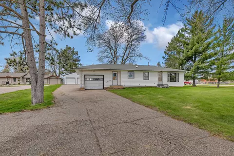 271 4th St, Holdingford, MN 56340