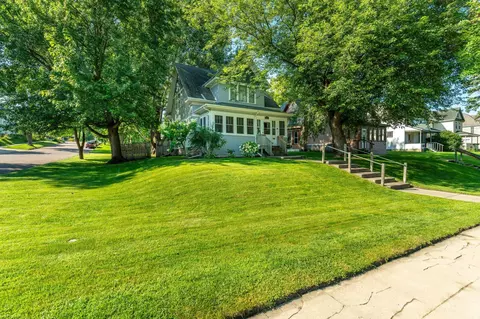 228 E Vernon Ave, Fergus Falls, MN 56537