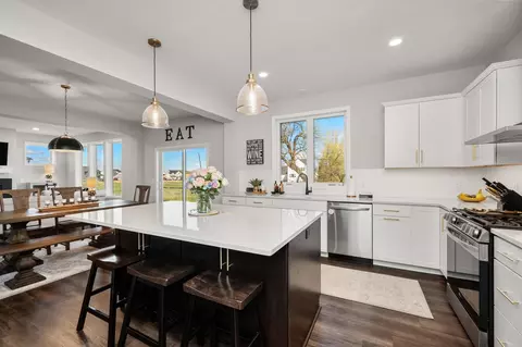 Kitchen - 9706 46th St NE, Saint Michael, MN 55376 photo 4 of 5