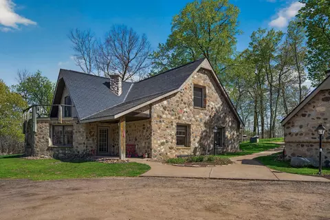 9340 N Shore Trl, Forest Lake, MN 55025