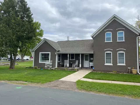 728 Bluff Ave E, Shakopee, MN 55379