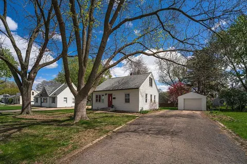 8127 1st Ave S, Bloomington, MN 55420