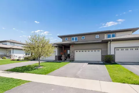1238 Vernon Dr, Carver, MN 55315