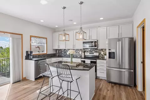 1238 Vernon Dr, Carver, MN 55315