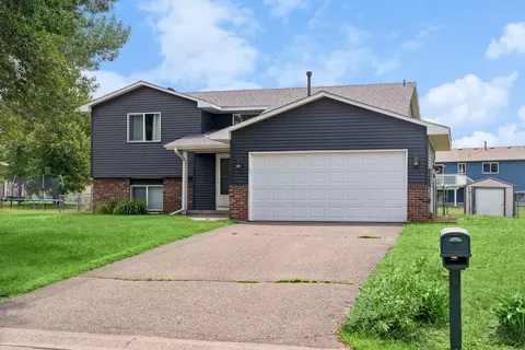 4045 Lake Ridge Dr, Big Lake, MN 55309
