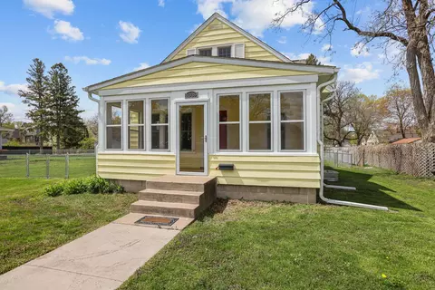 1039 Laurel Ave, Saint Paul Park, MN 55071