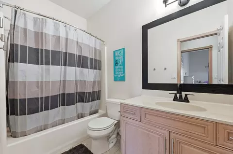 Bath - 212 Chestnut Dr, Horace, ND 58047 photo 2 of 3