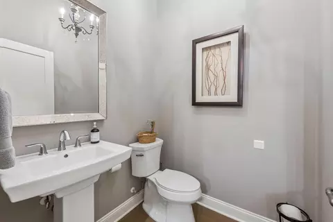 Bath - 280 Bellwether Path, Wayzata, MN 55391 photo 3 of 4