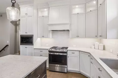 Kitchen - 280 Bellwether Path, Wayzata, MN 55391 photo 3 of 3