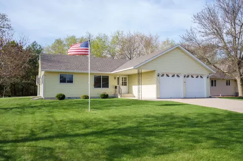 1006 8th St S, Waite Park, MN 56387