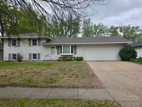 916 Oriole Dr, Apple Valley, MN 55124