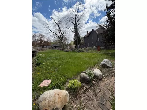 1132 Jackson St, Saint Paul, MN 55117