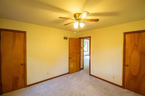 Bedroom - 401 13th Ave NE, Austin, MN 55912 photo 1 of 4
