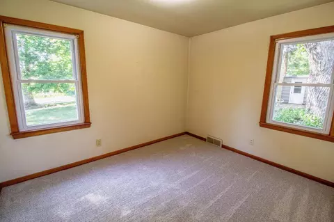 Bedroom - 401 13th Ave NE, Austin, MN 55912 photo 4 of 4
