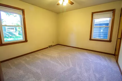 Bedroom - 401 13th Ave NE, Austin, MN 55912 photo 2 of 4