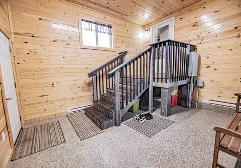 Entry Way - 46112 County Highway 14, Perham, MN 56573 photo 4 of 6