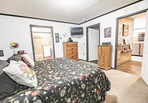 Bedroom - 46112 County Highway 14, Perham, MN 56573 photo 2 of 4