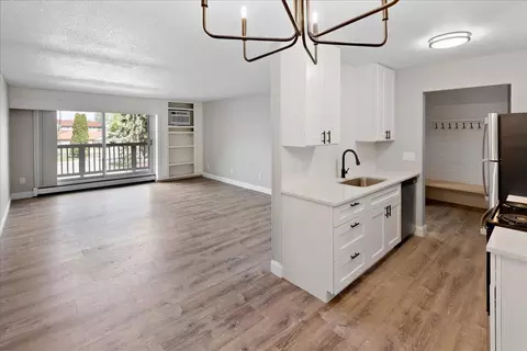 2011 E 122nd St #D11, Burnsville, MN 55337