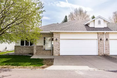 2451 Madison Square Dr S, Fargo, ND 58104